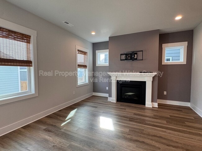 Building Photo - 1328 Barreto Dr