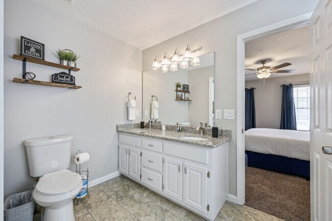 Building Photo - 23 Magnolia Ct