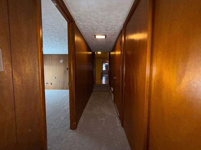 Building Photo - Single Family Home with Two Car Garage