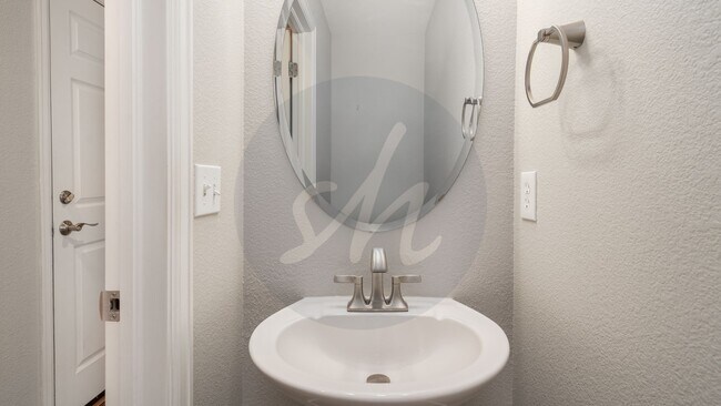 Building Photo - 2 Bedroom Wolf Ranch Townhome with 2 Car Garage