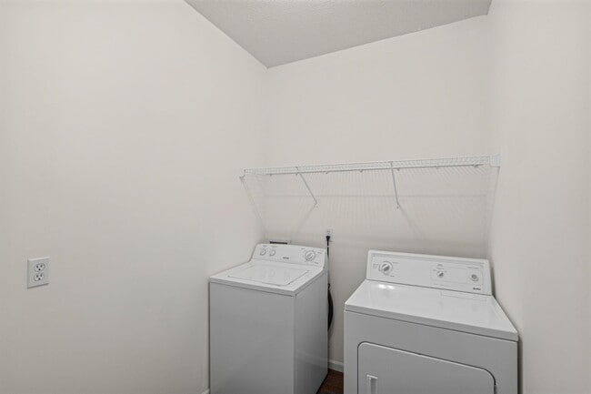 Building Photo - 3252 Wind River Cir