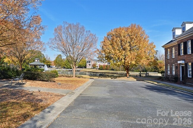 Building Photo - 8643 Beaver Creek Dr