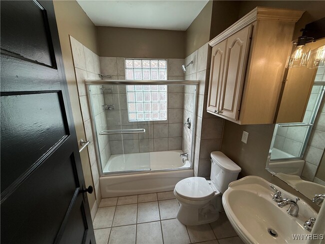 Building Photo - 95 Inwood Pl