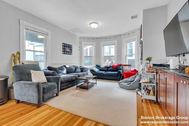 Building Photo - 180 St Alphonsus St