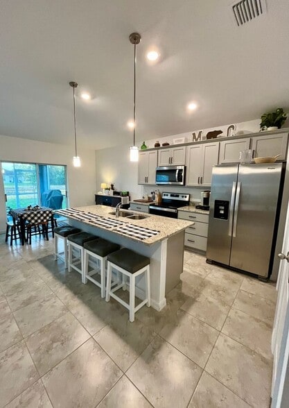 Building Photo - 858 Rue Labeau Cir