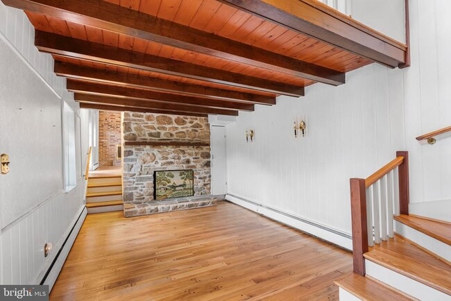 Building Photo - 607 E Wheel Rd