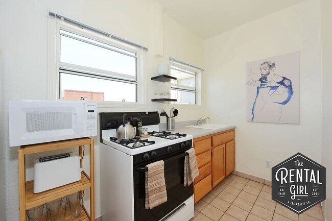 Building Photo - 26 Breeze Ave