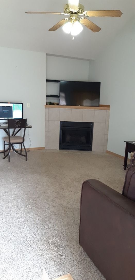 Building Photo - Duplex - 2 bed, 2 bath, 2 car garage in SW...