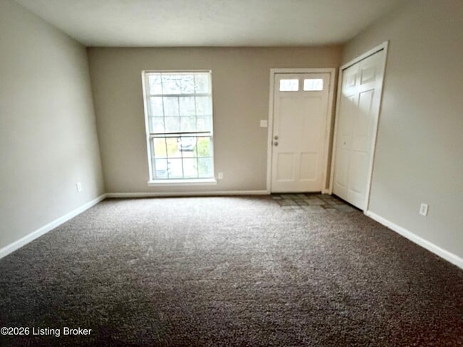 Building Photo - 313 Hawthorne Dr