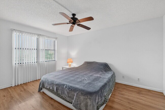 Building Photo - 2029 N Ocean Blvd