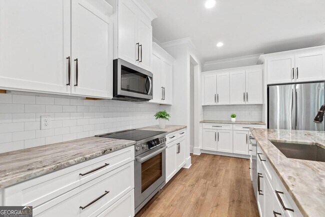 Building Photo - 1100 Hidden Hills Cir