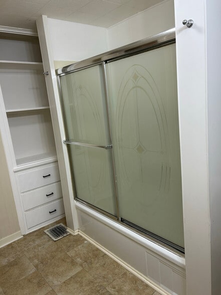 Building Photo - 1209 1/2 W Governor St