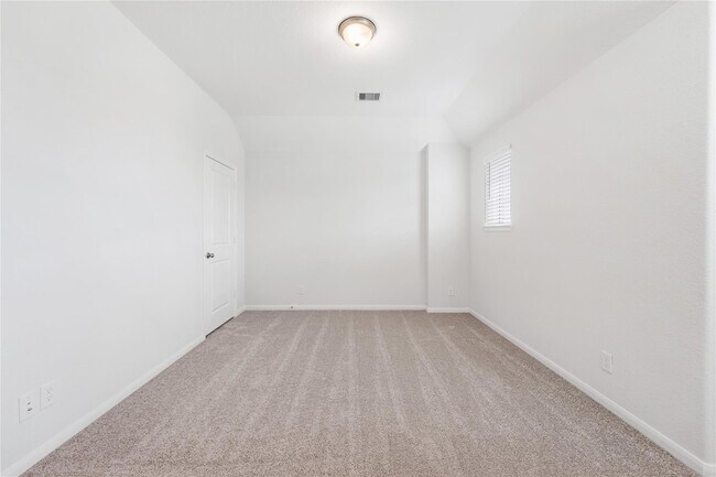 Building Photo - 208 Cambria Green Ln