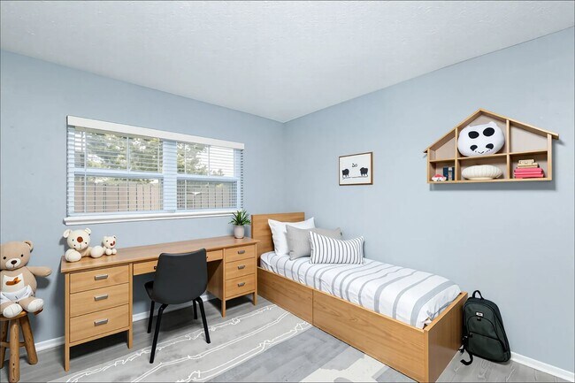 Building Photo - Renovated 2-Bedroom with 2 Bathrooms + Pri...