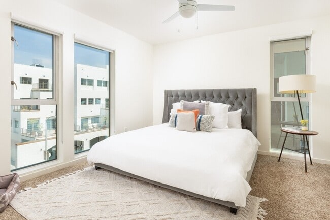 Building Photo - 1317 7th St