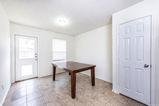 Building Photo - 342 Mistflower