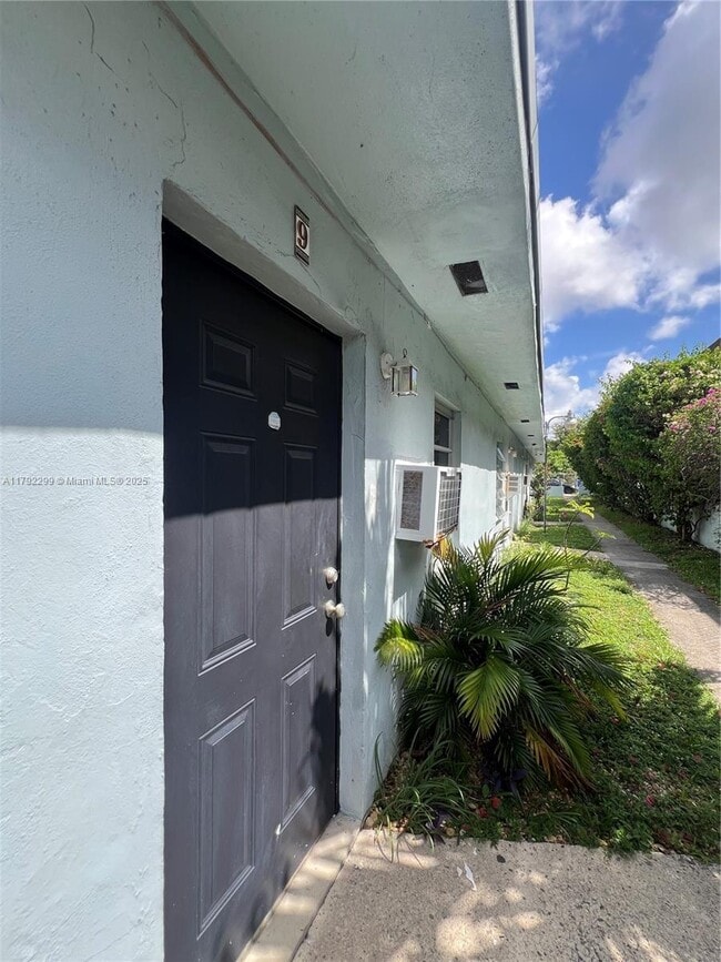 Building Photo - 2148 NW Flagler Terrace