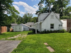 Building Photo - 9534 Flora Ave