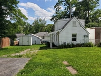 Building Photo - 9534 Flora Ave