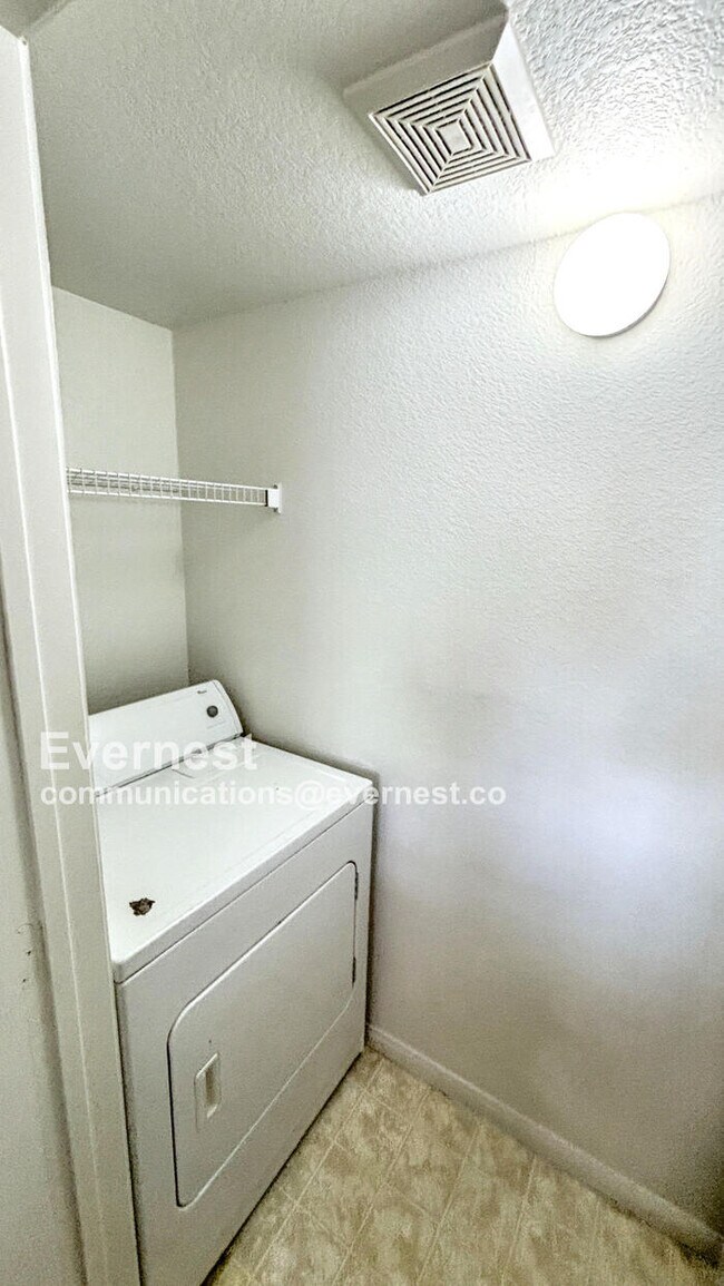 Building Photo - 6955 N Durango Dr