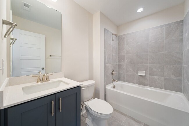 Building Photo - Available Early July! 3-bedroom home with off street parking!