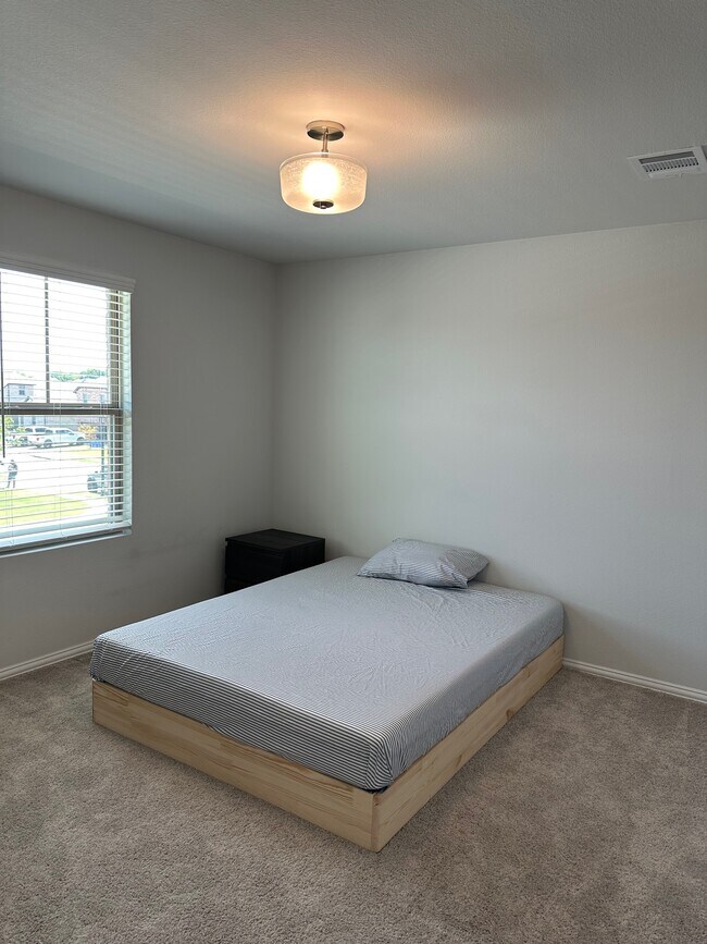 Building Photo - 2014 Sycamore Rdg Trl