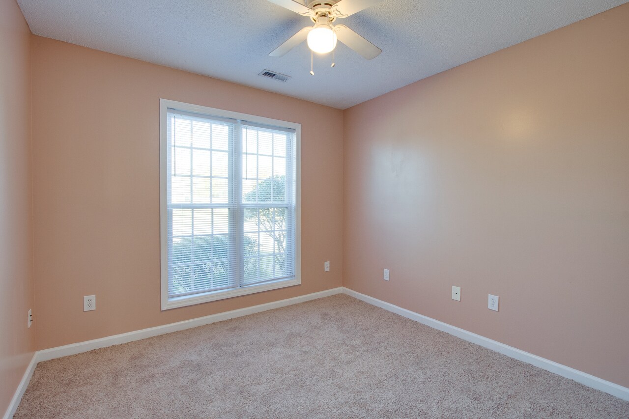 Bed #2 - 104 Willow Green Dr