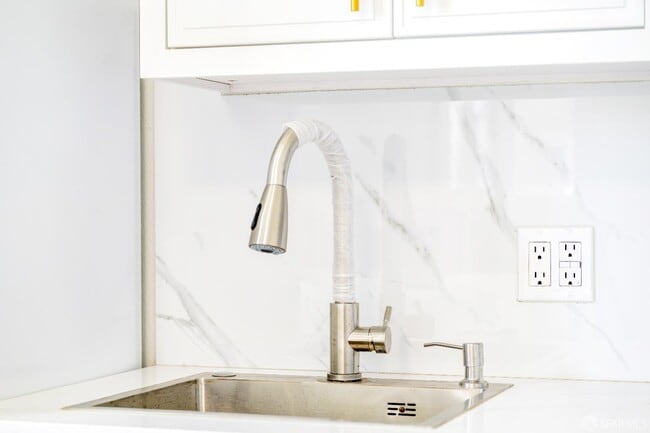 Building Photo - 2371 30th Ave