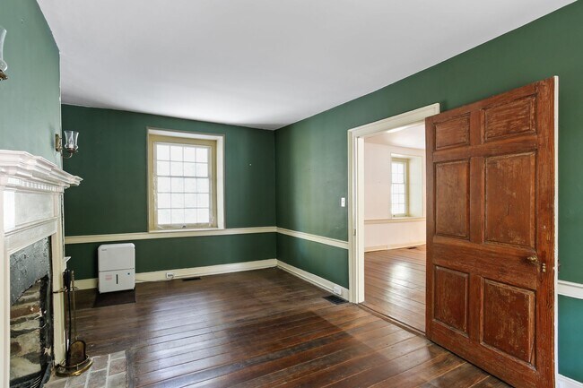 Building Photo - Unique 4BR Farmhouse with Modern Comfort o...