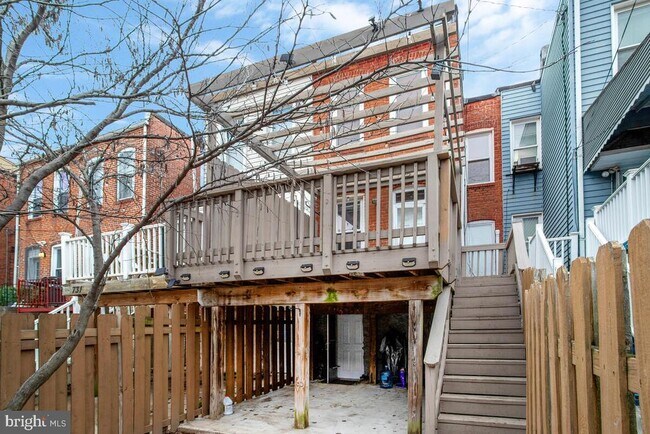 Building Photo - 729 Grundy St