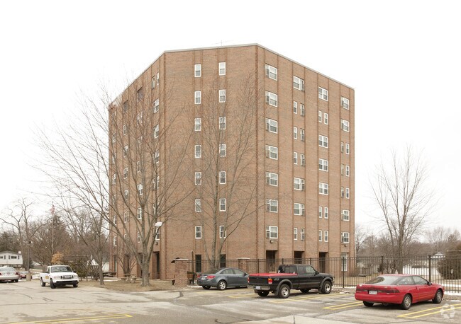 Building Photo - McNamara Towers I