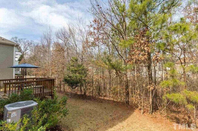 Building Photo - Elegant 3BD, 2BA Raleigh Home Near Shoppin...
