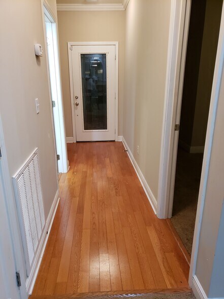 Building Photo - 331 Split Rail Dr
