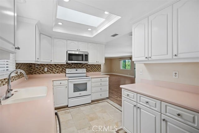 Building Photo - 2381 Via Mariposa W