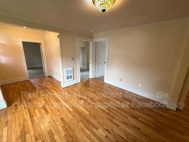 Building Photo - 1405 Halleck St