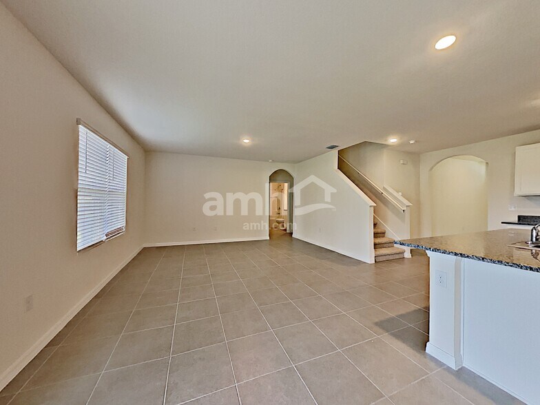 Building Photo - 2840 Greenleaf Ter