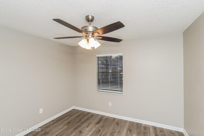 Building Photo - 977 Beacon St NW