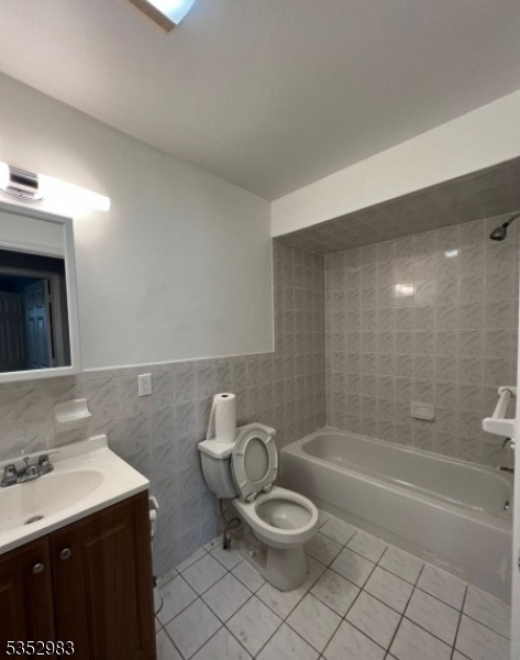 Building Photo - 23 Vanderpool St