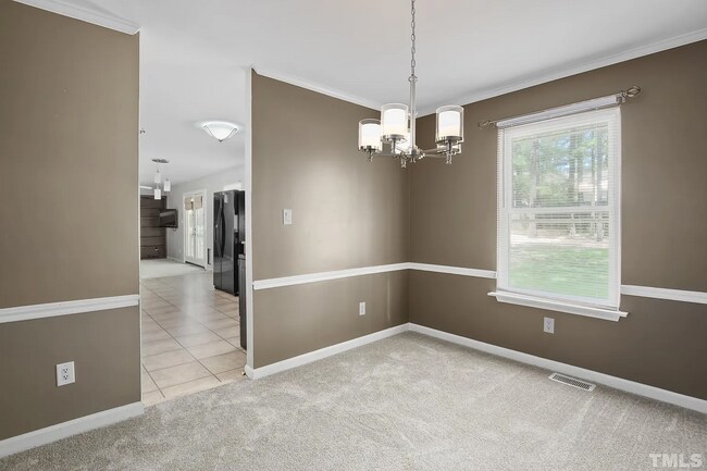 Building Photo - 105 Lone Tree Ct
