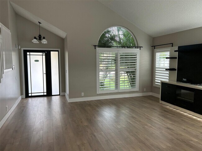 Building Photo - 7430 Ashley Shores Cir