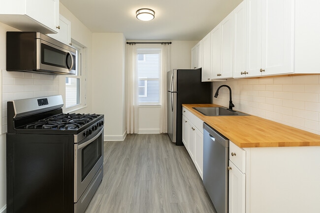 Building Photo - The Whittier