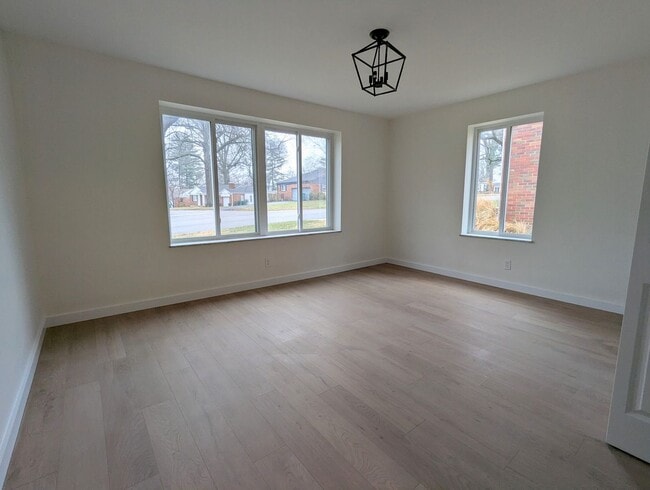 Building Photo - High end, 2-bedroom 2-bathroom single family home in Webster Groves!