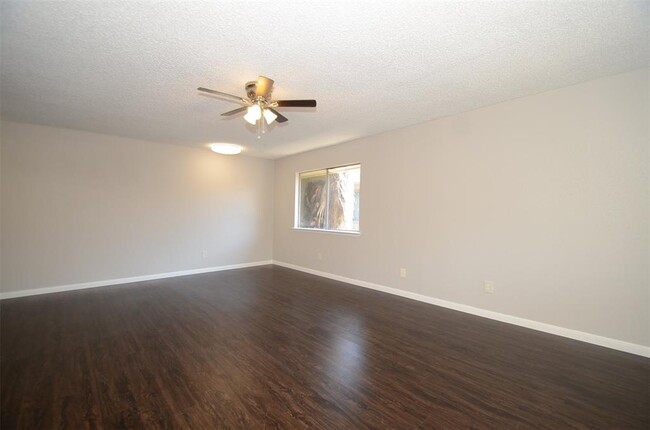 Building Photo - 5650 Birchmont Dr