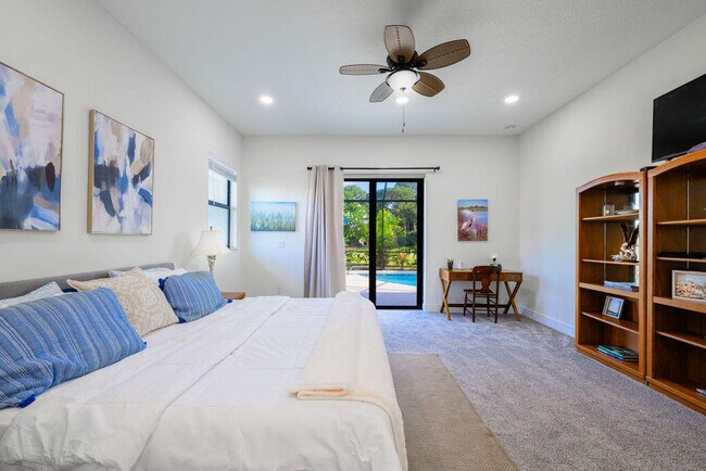 Building Photo - 1155 SW Bent Pine Cove