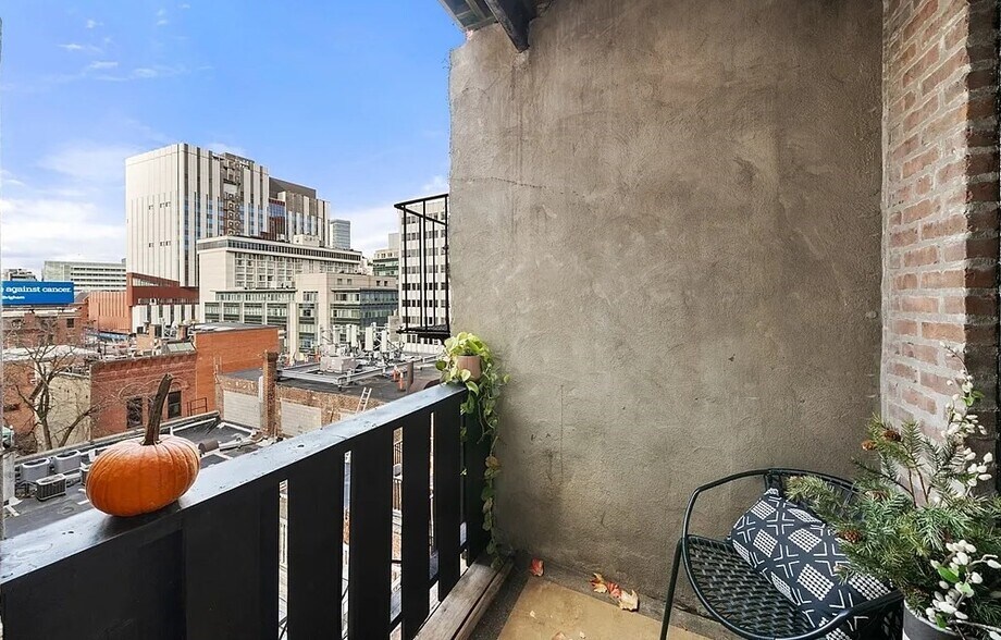 Building Photo - 9 Hancock St