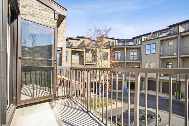 Building Photo - 1199 Huff Rd NW
