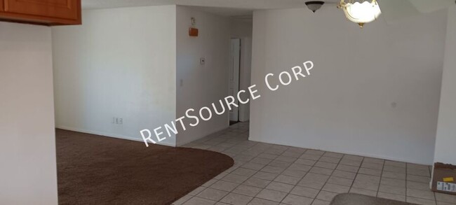 Building Photo - 3 Bedroom Home for Rent in Barstow