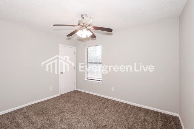 Building Photo - 3654