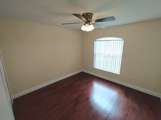 Building Photo - Coming Soon! Beautifully Renovated Clermont Home Near Waterfront Park & Trails