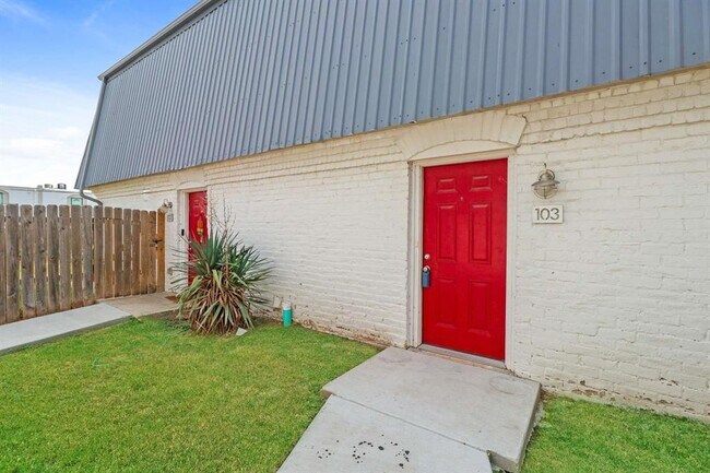 Primary Photo - 7202 Twin Crest Dr